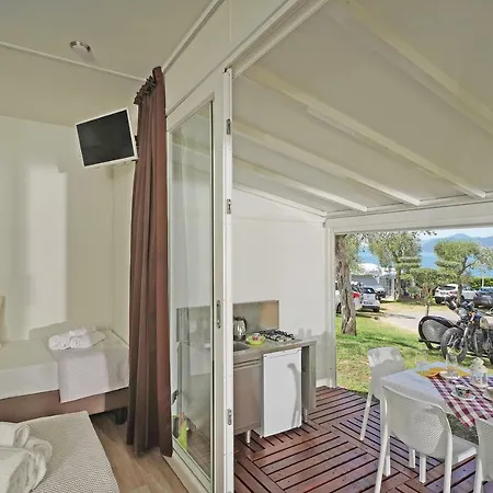 D' Oro Torri Torri Del Benaco