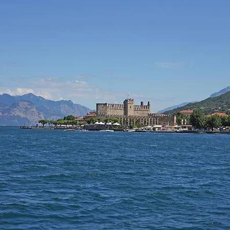 D' Oro Torri Torri Del Benaco